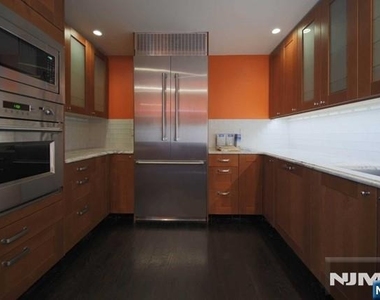 322 Hickory - Photo Thumbnail 10