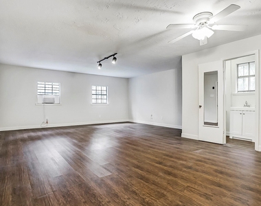 9402 Bevlyn Drive - Photo Thumbnail 12