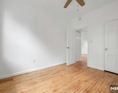 363 Mount Prospect - Photo Thumbnail 5