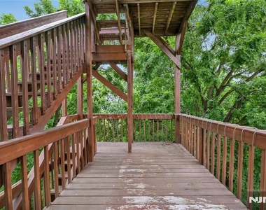 363 Mount Prospect - Photo Thumbnail 7