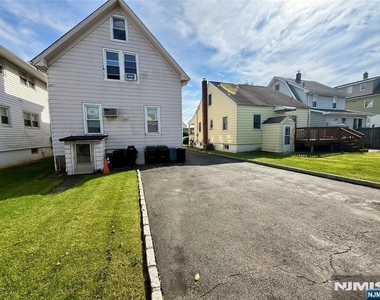 159 Market - Photo Thumbnail 2