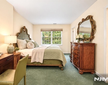 116 Stonegate - Photo Thumbnail 13