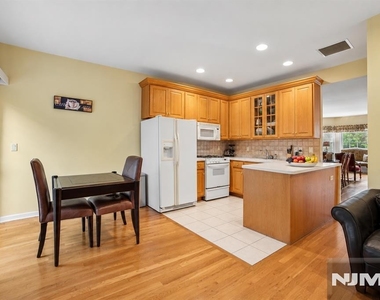 116 Stonegate - Photo Thumbnail 6