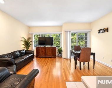 116 Stonegate - Photo Thumbnail 11