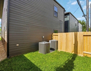 4031 Cork Drive - Photo Thumbnail 12