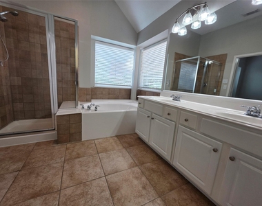 5221 Cottonwood Creek Lane - Photo Thumbnail 12