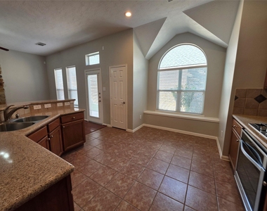 5221 Cottonwood Creek Lane - Photo Thumbnail 8