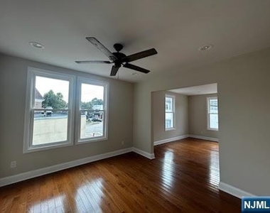195 Closter Dock - Photo Thumbnail 3