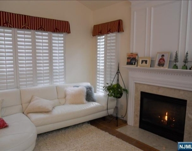 85 Buckthorn - Photo Thumbnail 2