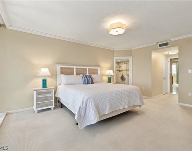 7515 Pelican Bay Boulevard - Photo Thumbnail 19