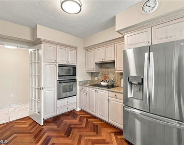 7515 Pelican Bay Boulevard - Photo Thumbnail 14