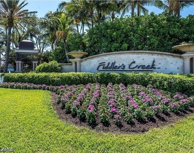 8556 Pepper Tree Way - Photo Thumbnail 2