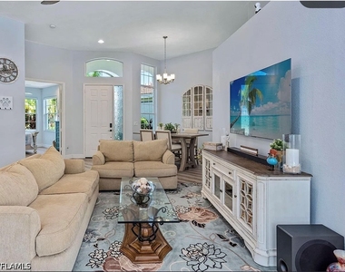 8556 Pepper Tree Way - Photo Thumbnail 6