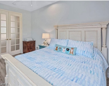 8556 Pepper Tree Way - Photo Thumbnail 16