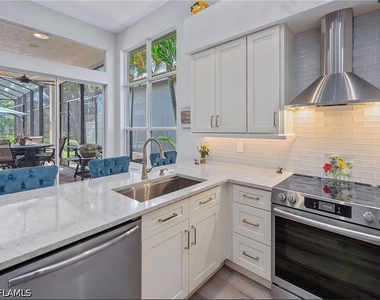 8556 Pepper Tree Way - Photo Thumbnail 10