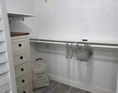 22161 Tallwood Court - Photo Thumbnail 15
