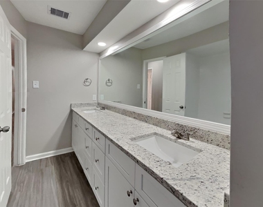 3303 Knoll Manor Drive - Photo Thumbnail 19