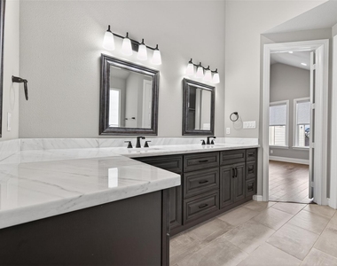 1429 W 21st Street - Photo Thumbnail 18