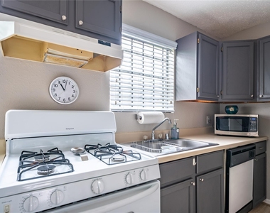 3019 Prospect Street - Photo Thumbnail 5