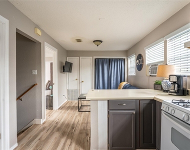 3019 Prospect Street - Photo Thumbnail 6