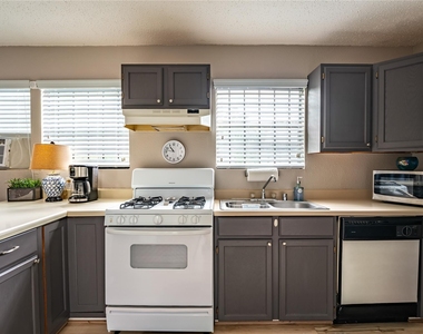 3019 Prospect Street - Photo Thumbnail 7