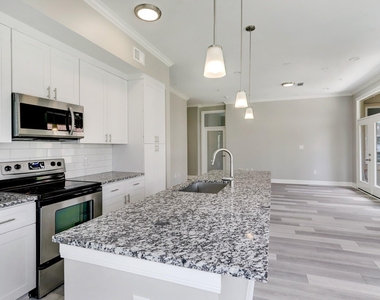 300 St Joseph Parkway - Photo Thumbnail 7
