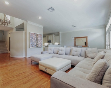 20 Stalynn Lane - Photo Thumbnail 3