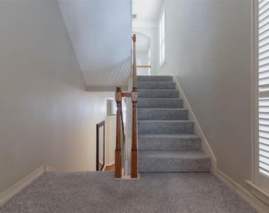 20 Stalynn Lane - Photo Thumbnail 15