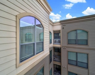 2299 Lone Star Drive - Photo Thumbnail 16