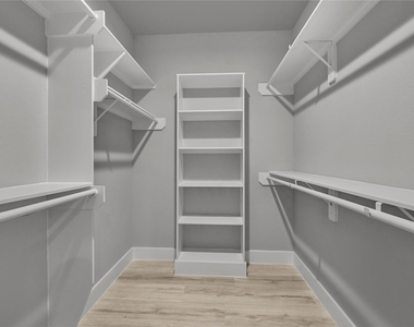 7415 Hezekiah Ln - Photo Thumbnail 15