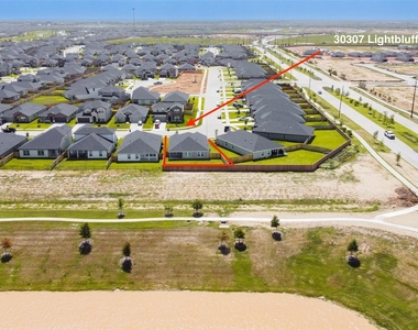30307 Lighthouse Bluff Lane - Photo Thumbnail 38