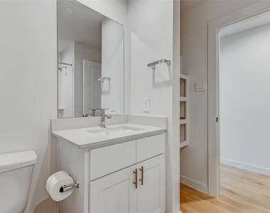 30307 Lighthouse Bluff Lane - Photo Thumbnail 16
