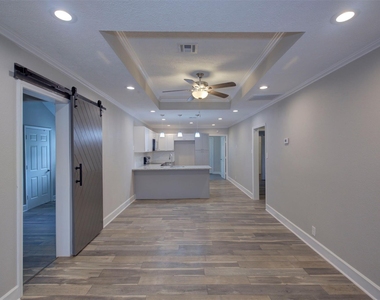 4220 Delhi Street - Photo Thumbnail 4