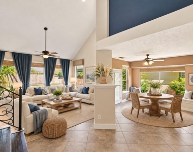 201 Lago Vista Street - Photo Thumbnail 3