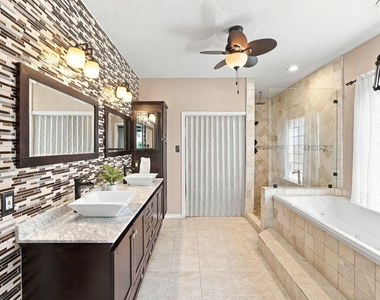 201 Lago Vista Street - Photo Thumbnail 15
