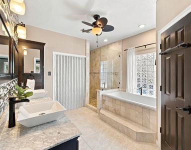 201 Lago Vista Street - Photo Thumbnail 16