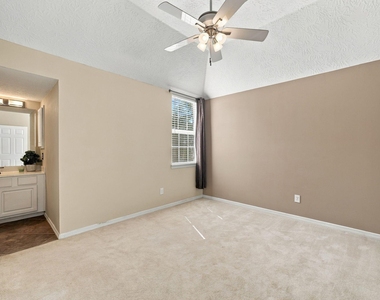 201 Lago Vista Street - Photo Thumbnail 24