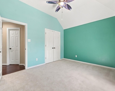 201 Lago Vista Street - Photo Thumbnail 27