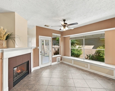 201 Lago Vista Street - Photo Thumbnail 9