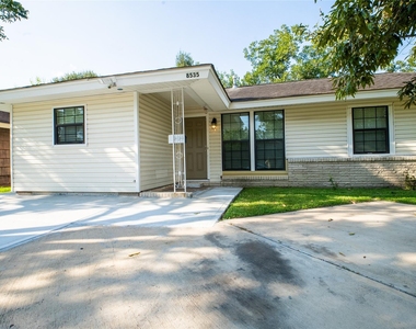 8535 Dillon Street - Photo Thumbnail 3