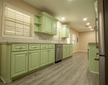 8535 Dillon Street - Photo Thumbnail 7