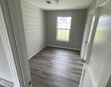 7617 Jutland Road - Photo Thumbnail 3
