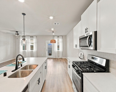 639 Salt Marsh Trail - Photo Thumbnail 7