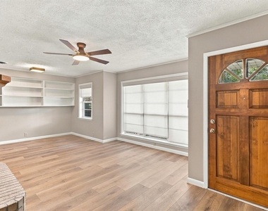 1335 Kathy Avenue - Photo Thumbnail 3