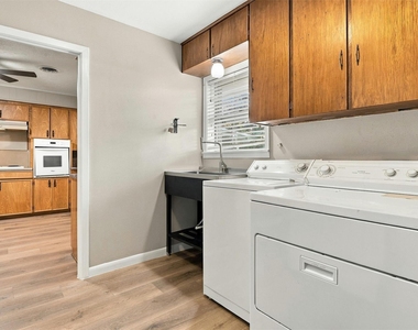 1335 Kathy Avenue - Photo Thumbnail 20