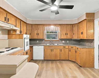 1335 Kathy Avenue - Photo Thumbnail 18
