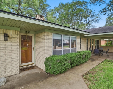 1335 Kathy Avenue - Photo Thumbnail 2