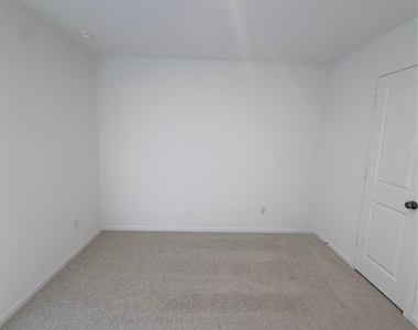10955 Independence Road - Photo Thumbnail 17