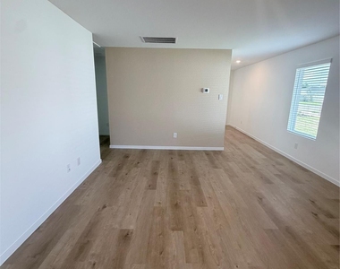 10955 Independence Road - Photo Thumbnail 21