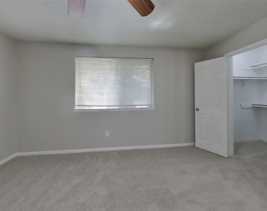 15910 Willmore Lane - Photo Thumbnail 7